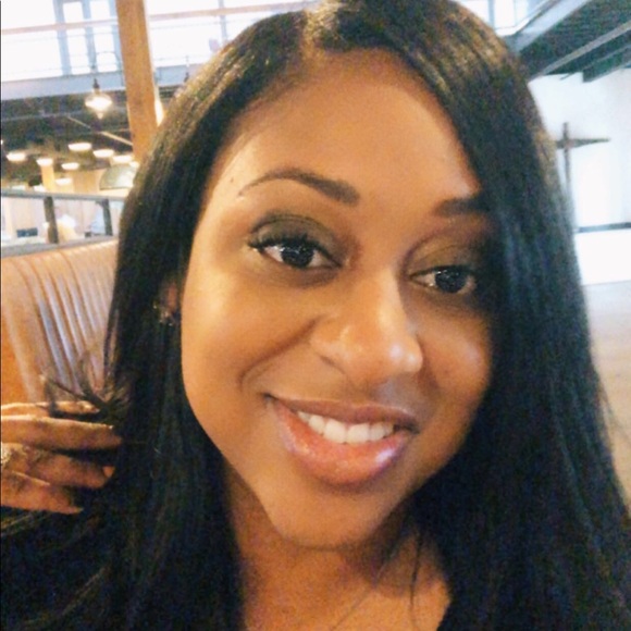 Meet your Posher, Ieishia - Picture 1 of 1